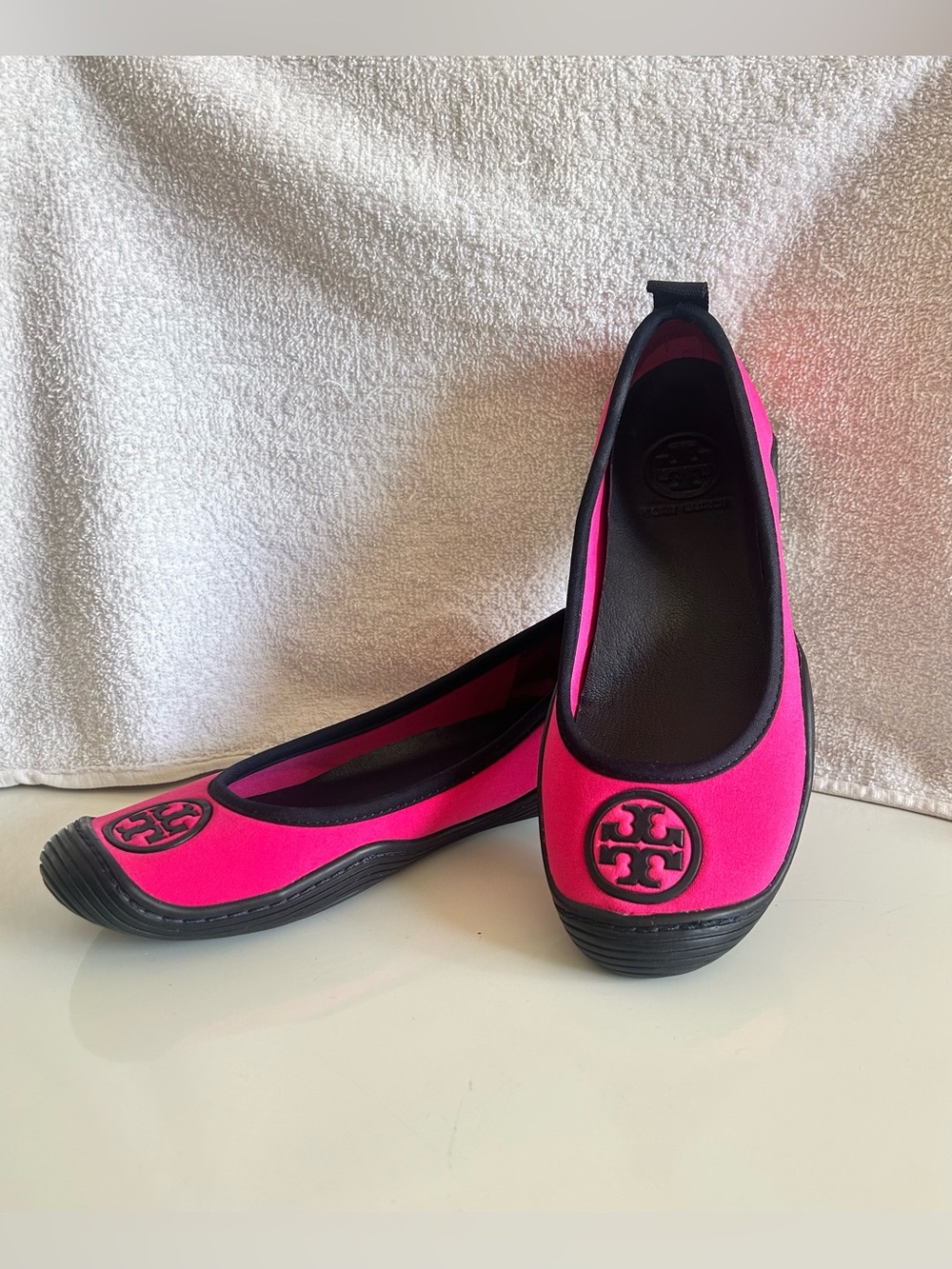 Tory Burch Hot Pink Logo Round-Toe Ballet Flats Rubber Soles